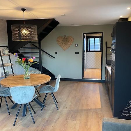 De Heerlykheid Wemeldinge, Vlak Bij Strand En Bos, Ruime Vakantiewoning Met Eigen Patio In De Karakteristieke Dorpsstraat Eksteriør billede